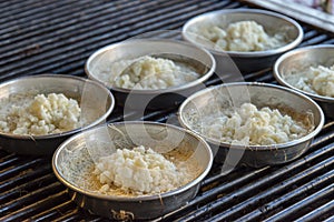 Preparing personal knafeh