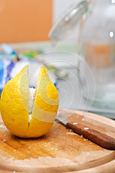 Preparing preserved lemons