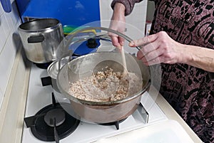 Preparing Risotto at home