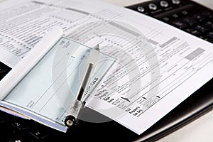 Příprava daně zkontrolovat a formuláře na klávesnice 