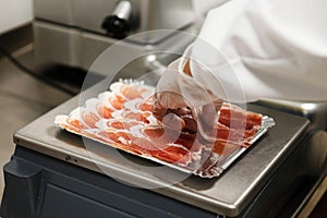 Preparing a vacuum packed ham board