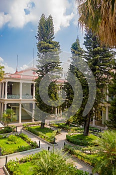 Presidential palace during renovations, El