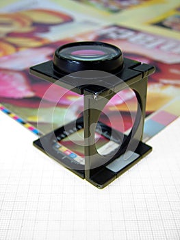 Press magnifying glass 2