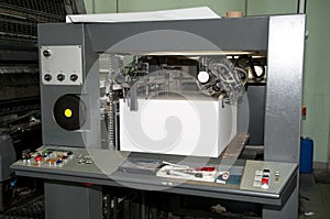 Press printing - Offset machine