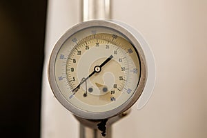 Pressure analogue gauge in psi and kPa photo