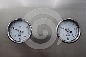 Pressure barometers, laboratory manufacturing