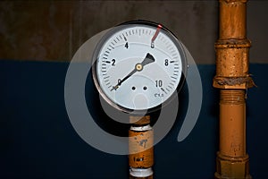 Pressure gauge on the gas pipeline showing pressure 0