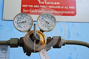 Pressure gauge