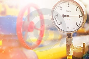 Pressure gauge in oil and gas production process for monitor condition