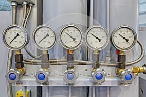 Pressure gauges