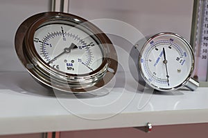 Pressure Gauges ; For air pressure checking