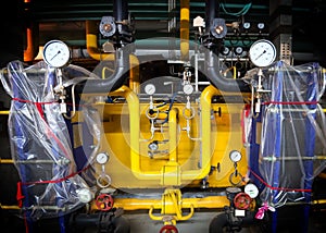 Pressure gauges and valves