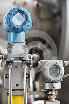 Pressure transmitter in oil and gas process, Send signal to controller and reading pressure in the system, Electronic transducer a