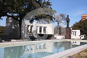 Pretty DEALEY PLAZA