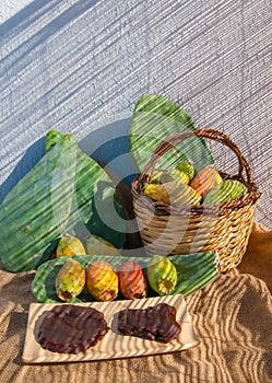 Prickly pears and mustard