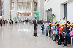 Primary students line up to visit museum