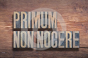 Primum non nocere wood