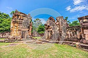 Principal and small Tower of Prasat Ta Muean Thom