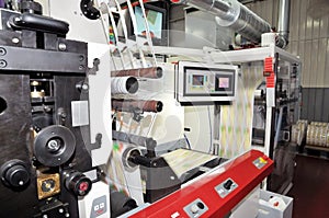 Print shop: UV flexo press printing