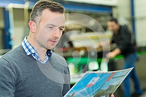 printer checking print run at table