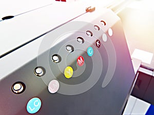 Printer for direct printing on glass