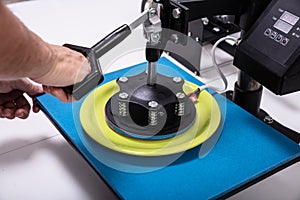 Printing on plates in workshop