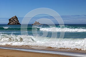 The pristine coastline at Sandfly Bay