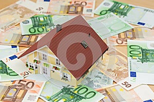 Private house on paper money