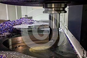 A process of cnc milling of lagre thick steel palte by curved trajectory, Selective focus with blur technique