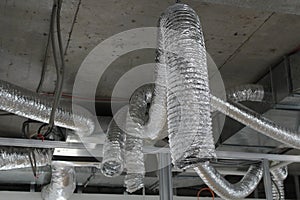 Process of installation of foiled flexible ducts