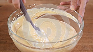 Process of kneading with shovel dough of liquid consistency.