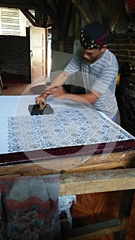 the process of making batik cap