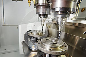 Process of metal machining by mill