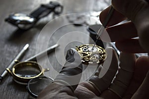 The process of repair mechanical watches