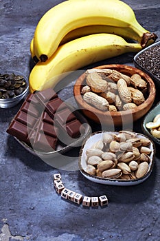 Products containing magnesium: bananas, pumpkin seeds, cashew nu