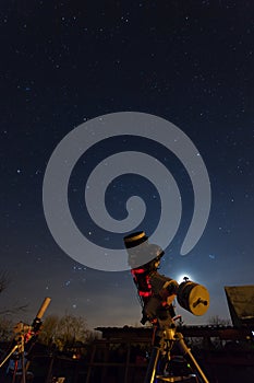 Professional astrophotography telescope equipped with guider scope and astro camera