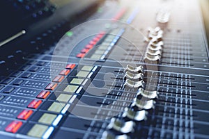 professional concert mixing console is equipped with high-precision and long-stroke faders