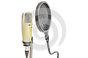 Professional condenser microphone with pop filter