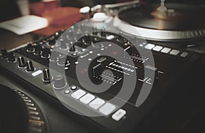 Professional dj turntable vinyl records player