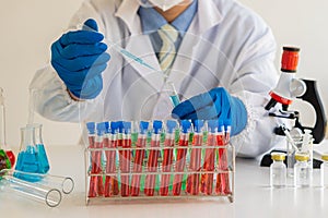 A professional healthcare researcher working in a medical science laboratory. Experimental Technology Around Pharmaceutical Chemis