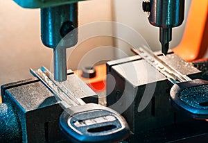 Professional key duplicate machine