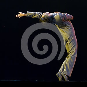 Professional modern dancer