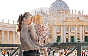 En perfil madre en el Vaticano la ciudad 