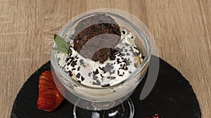 Profiterol with mint and chocolate