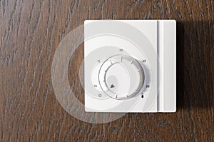 Programmable thermostat for temperature control in home