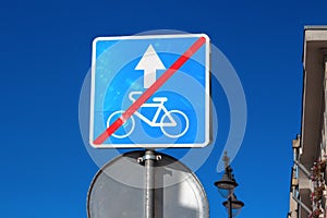 Prohibiting bicycle sign