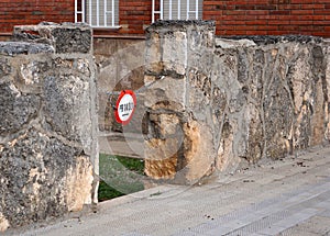 Prohibition at the entrance to the private courtyard photo