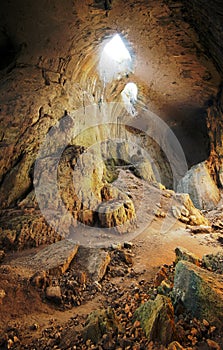 Prohodna cave