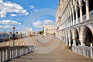 Promenade in Venice