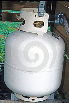 Propane gas tank